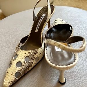 Magnolia Blahnik mid size sling backs